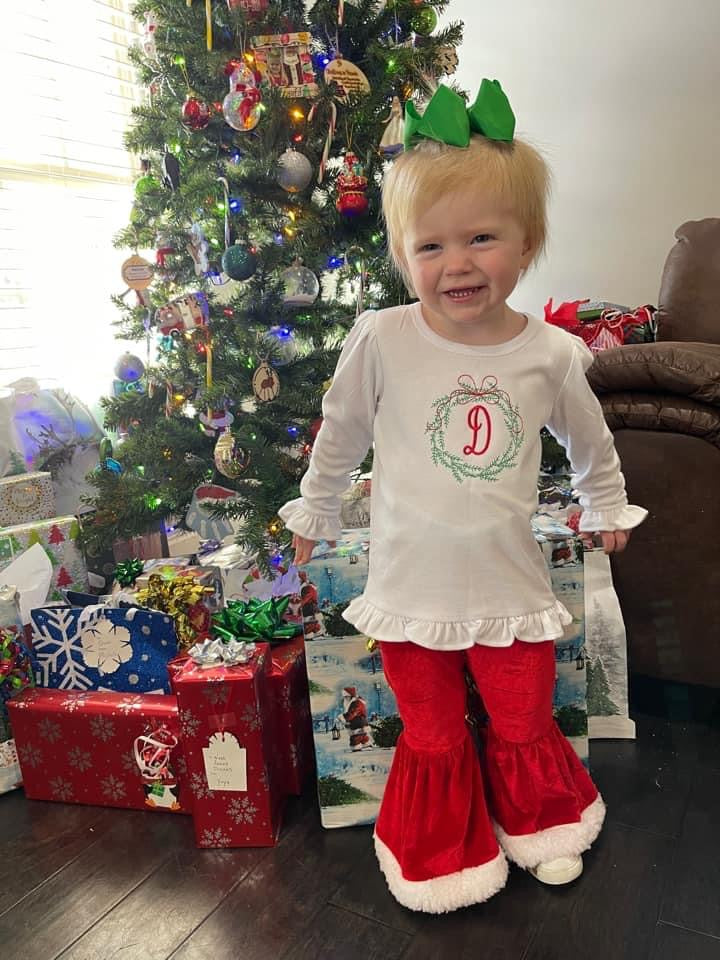 Christmas Wreath embroidered tee